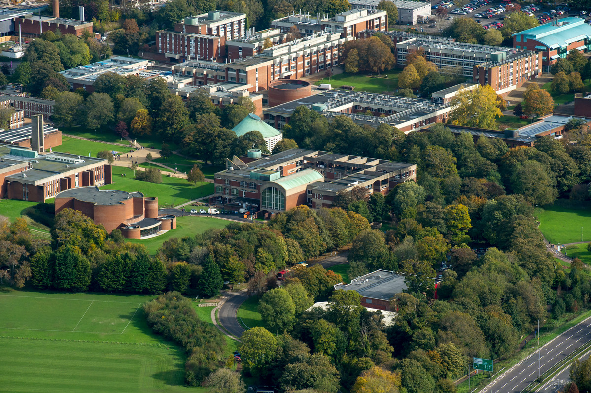  萨塞克斯大学校区鸟瞰图